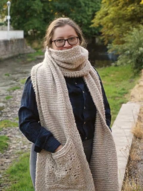 Scarf with Pockets Crochet Pattern Roundup - FREE Patterns!